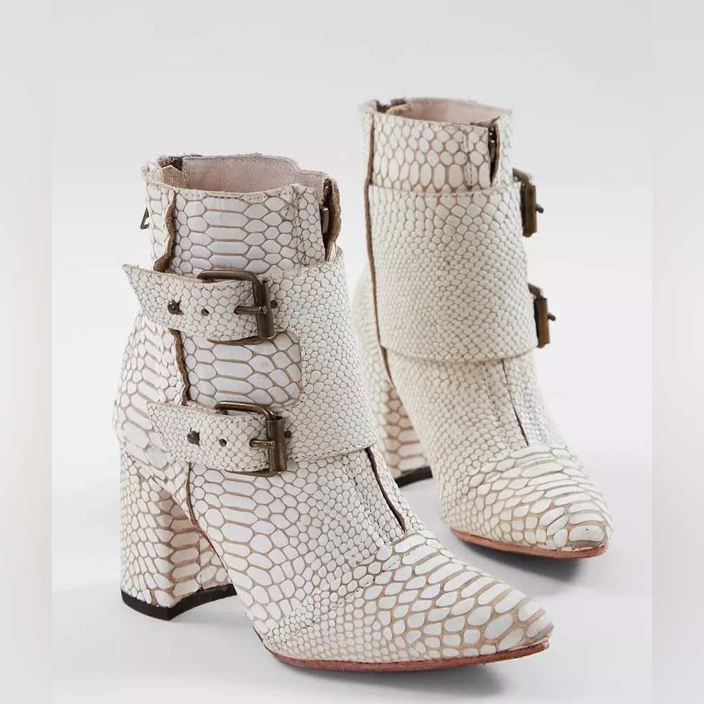 NEW Freebird Joey Ivory Snake-Embossed Buckle Ankle Boots / Booties NWT